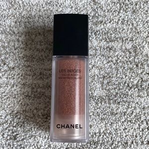 Chanel Les Beiges water-fresh blush in Warm Pink.